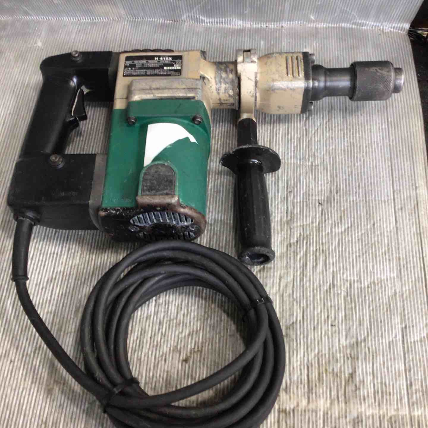 HITACHI