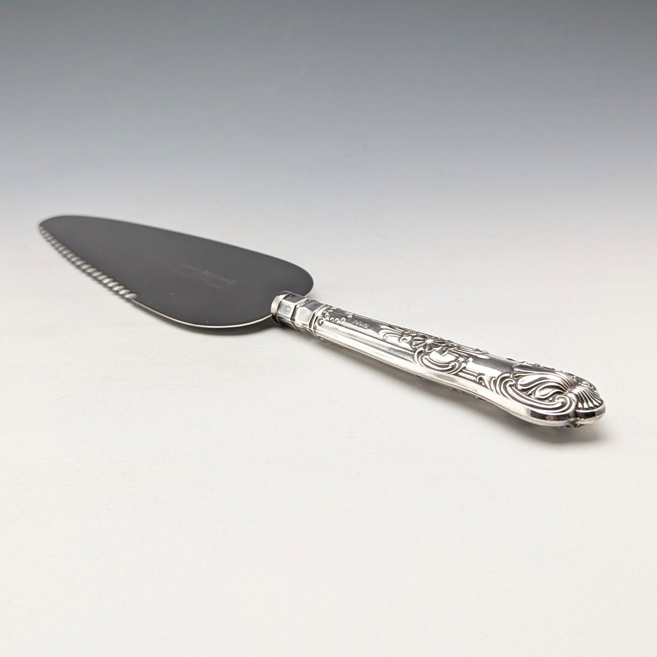 1962年 英国ヴィンテージ 純銀製ハンドル ケーキナイフ クイーンズパターン