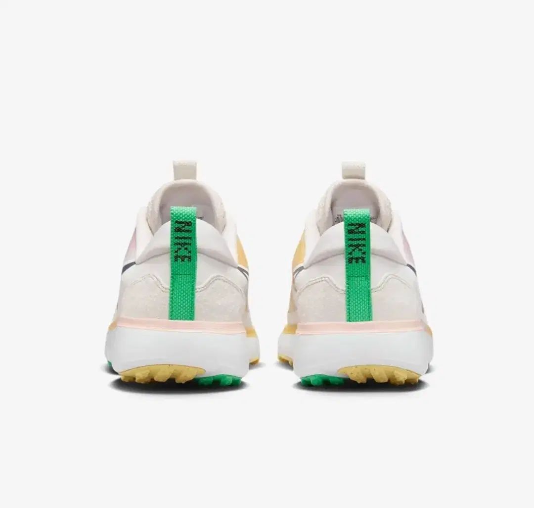 ゴルフシューズ