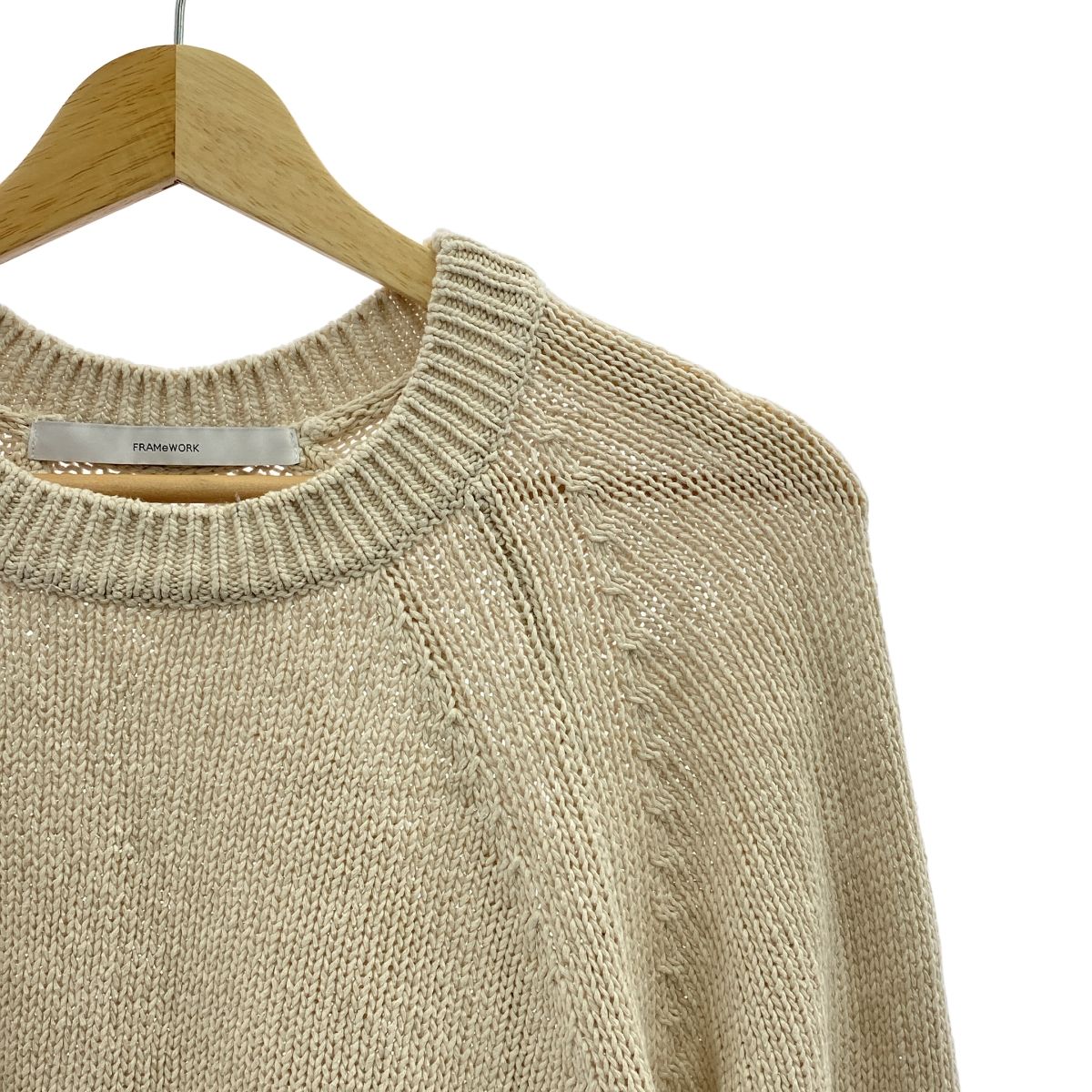 フレームワーク　リネンコットンラグランニット　ホワイト　長袖 FRAMeWORK（フレームワーク）の「リネンコットンラグランニット