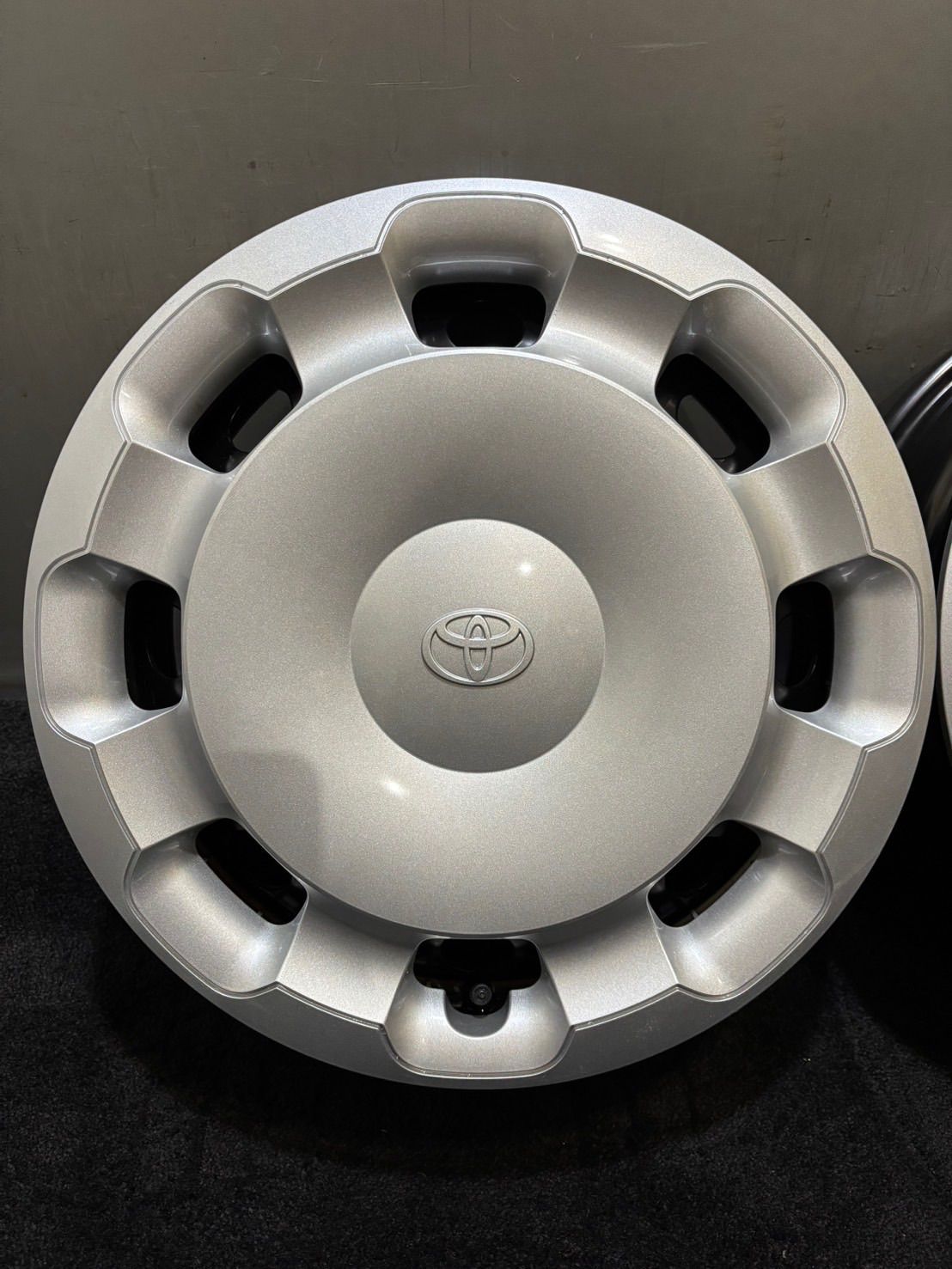 新車外しトヨタ 10系シエンタ Z 純正スチール 15インチ 5.5J+40 PCD100