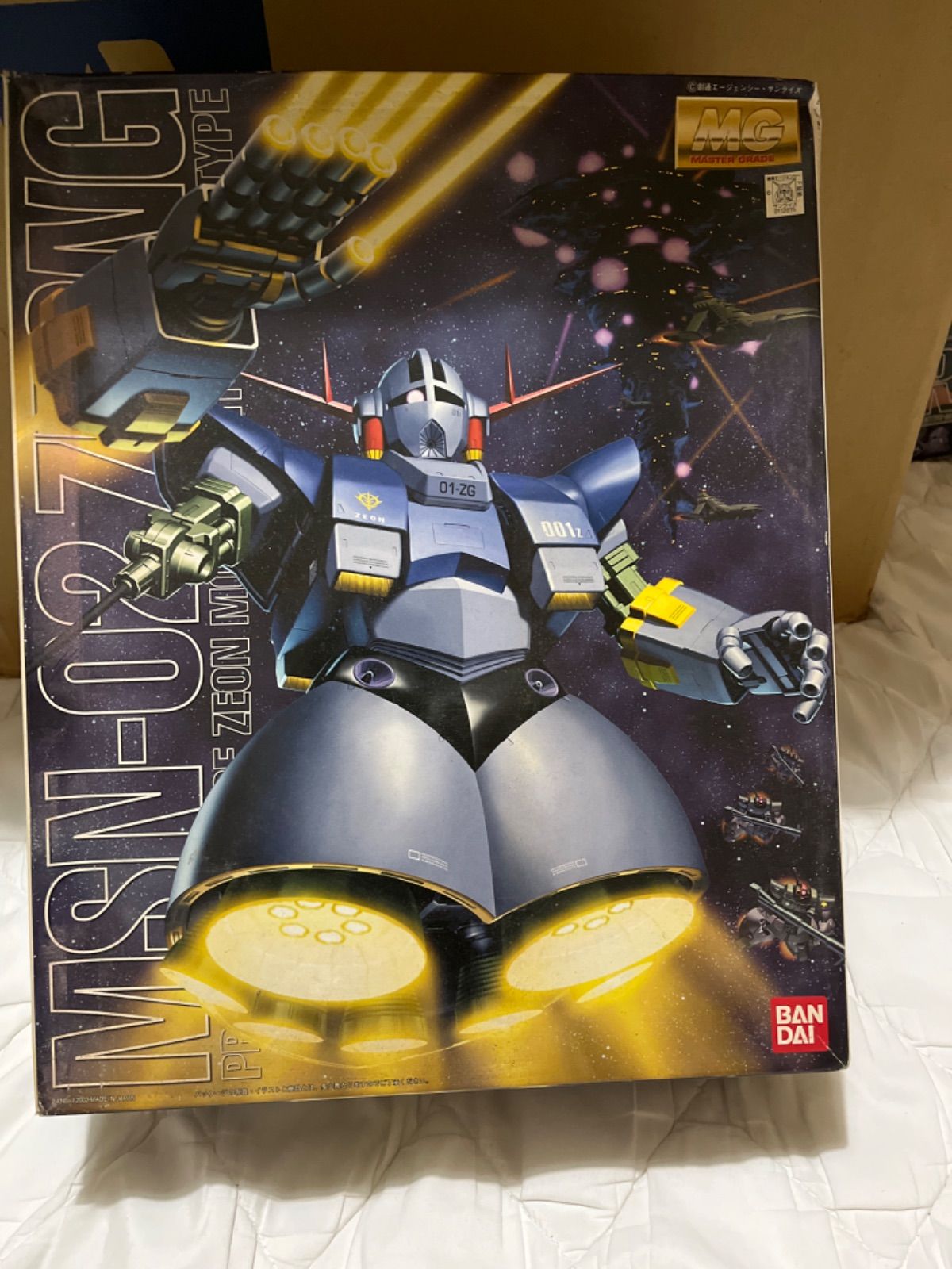 バンダイ MGシリーズMG ジオング Amazon | MG 機動戦士ガンダム MSN-02 ジオング 1/100スケール