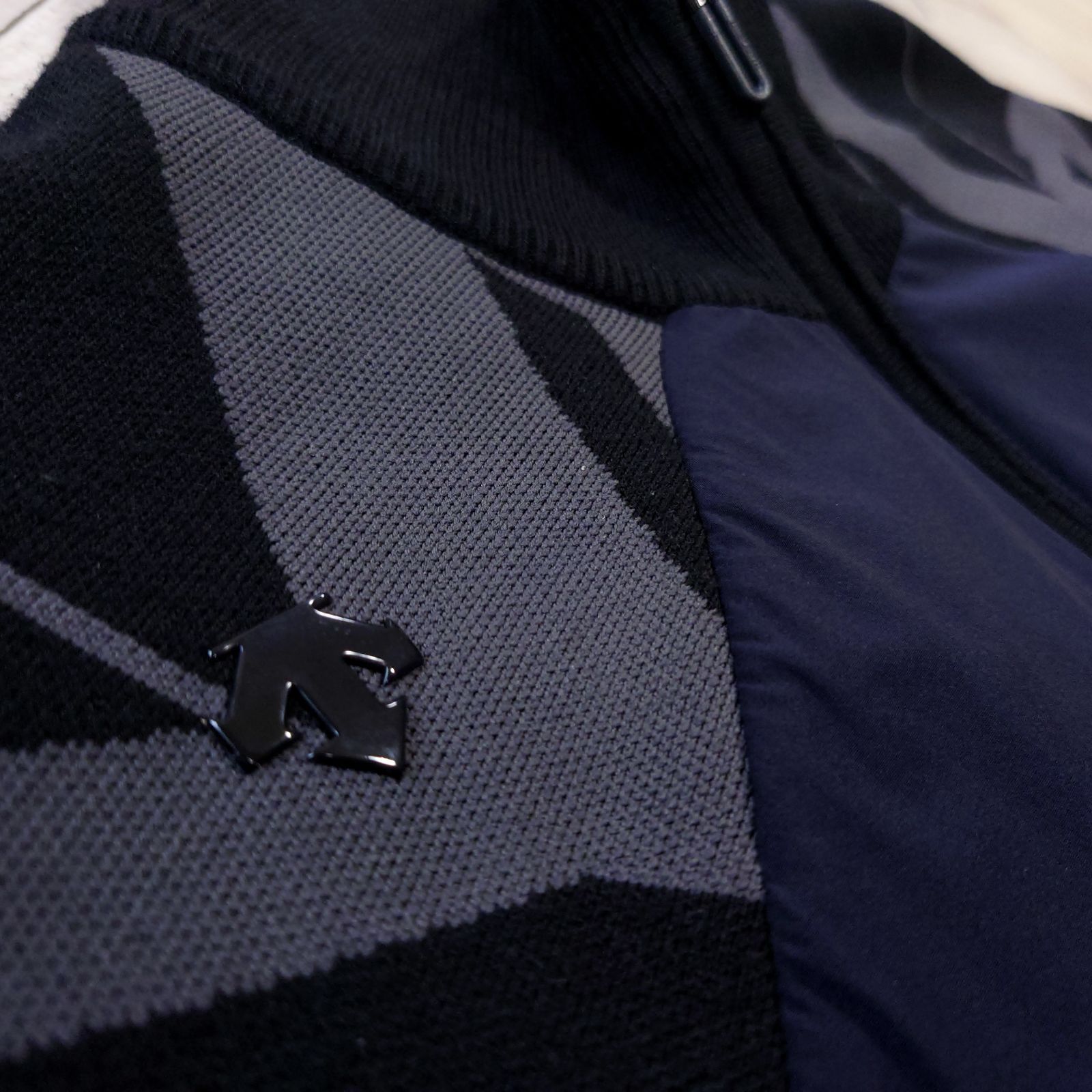 TORIグラフィック ニットジャケット