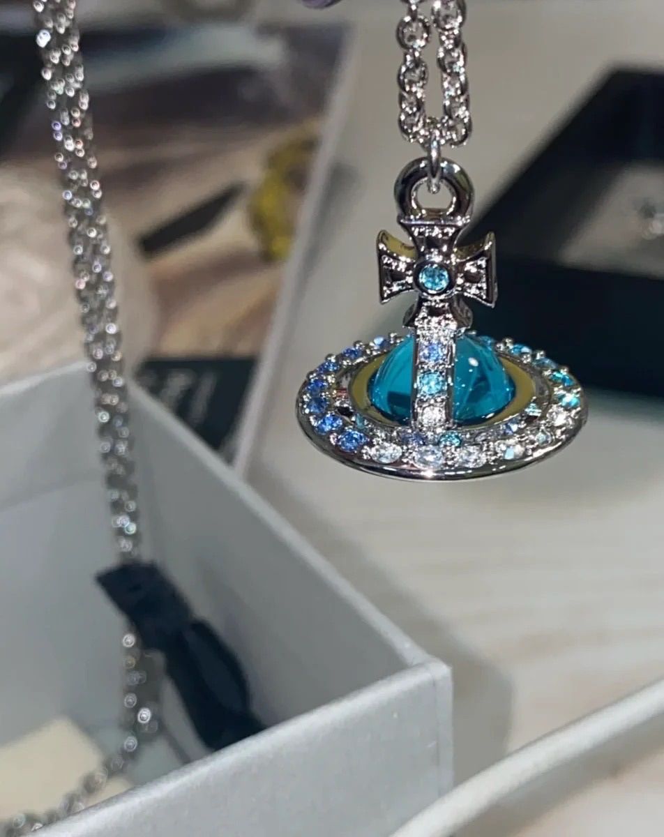 ヴィヴィアンウエストウッド Vivienne Westwood スモールオーブ