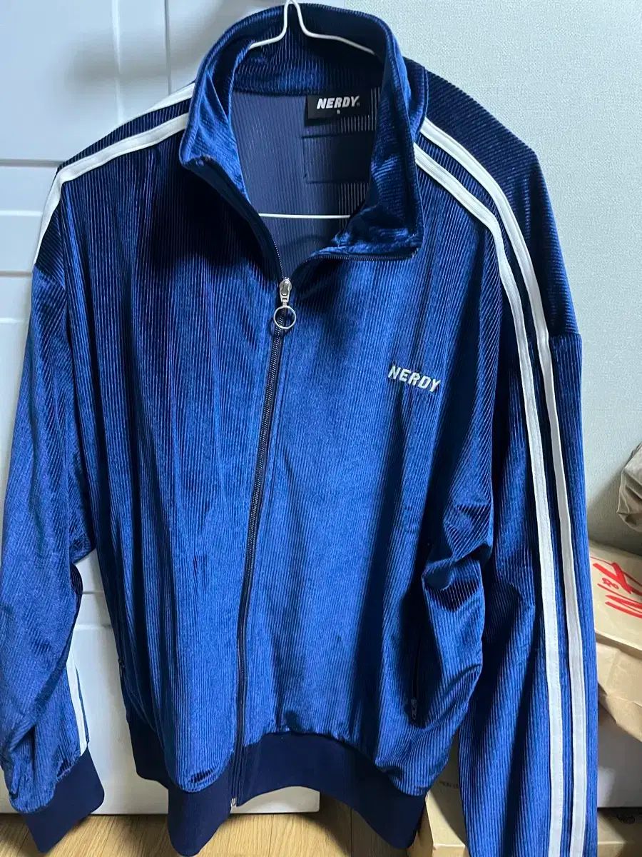 ノルディ ベロア トラック トップ ネイビー NERDY ノルディ