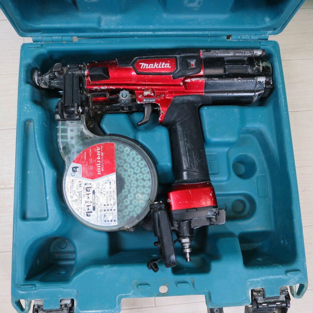 マキタ 41mm 高圧 エア ビス 打ち機 AR411HR エアー ツール 工具 ビス 打機 ねじ ネジ makita