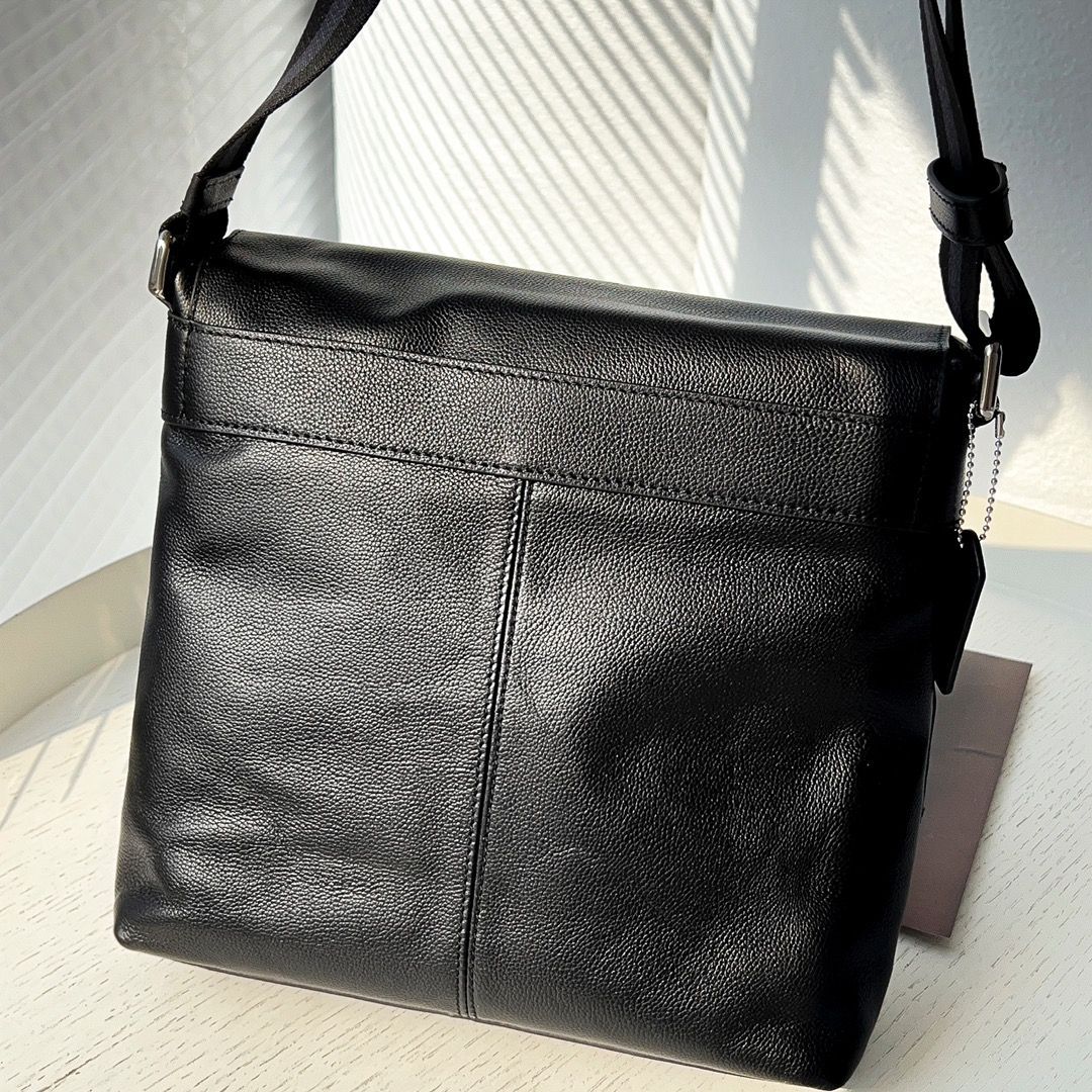 コーチ COACH ショルダーバッグ 牛革 チャールズ 斜め掛け レザー 