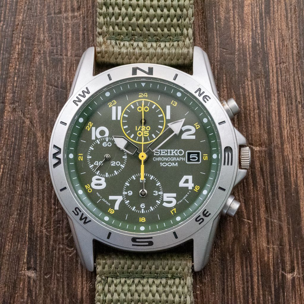 【セイコー】SEIKO QUARTZクロノグラフ メンズ Quartz Chronograph Green Dial Men's Watch ナイロンベルト Ref.7T92-0DX0