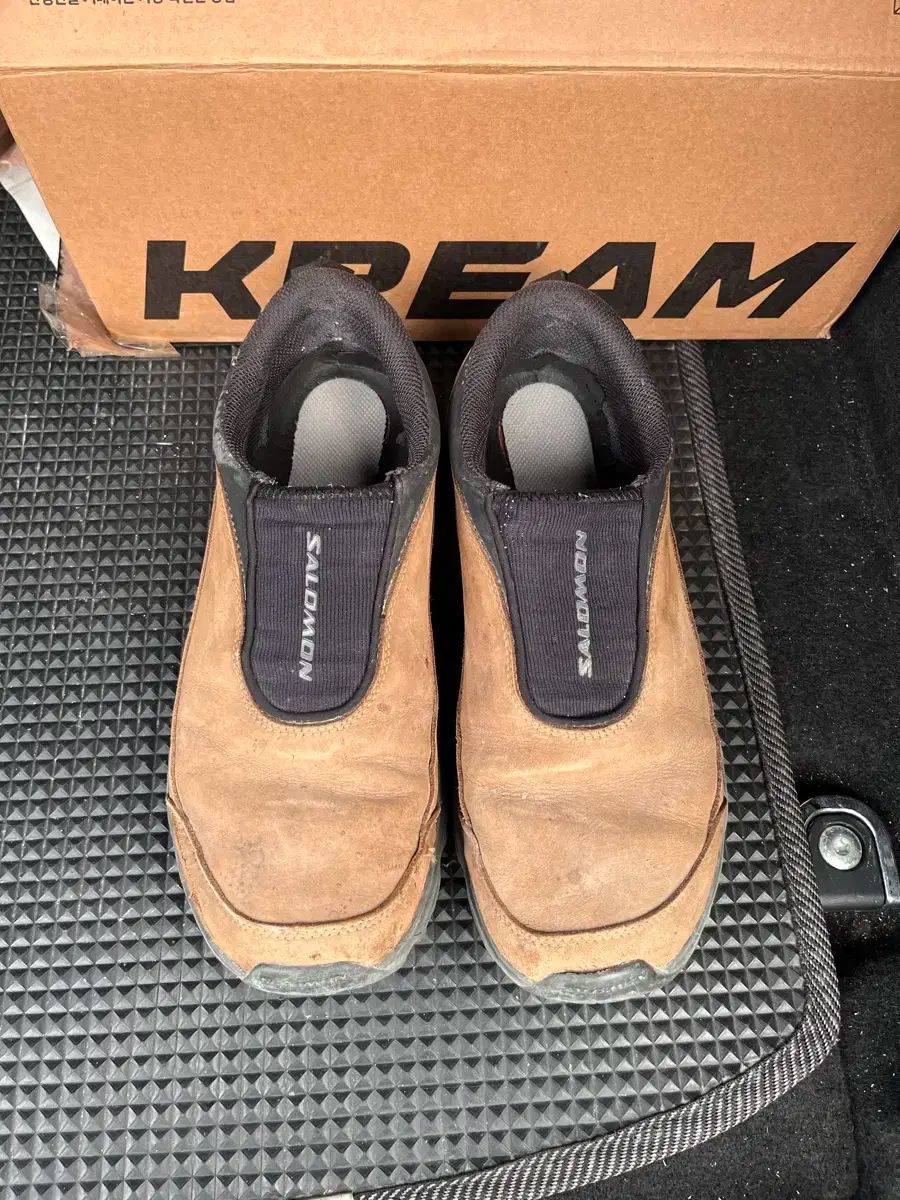 SALOMON サロモン スノースモーク カンガルー 275 サイズ