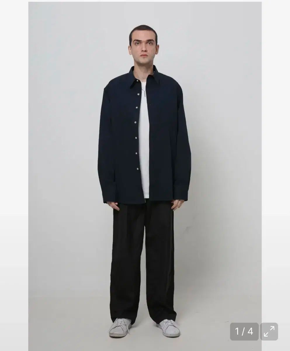 プラスチックプロダクト ネイビー シャツ