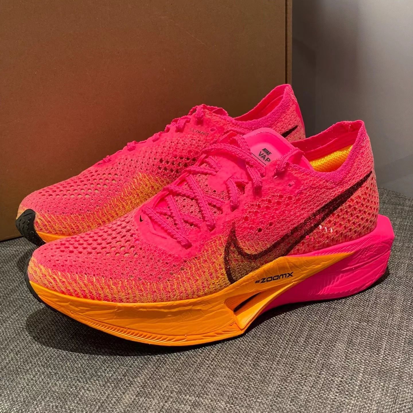 スニーカー ナイキ Nike ZoomX Vaporfly Next% 3 DV4129-600 男女兼用 
