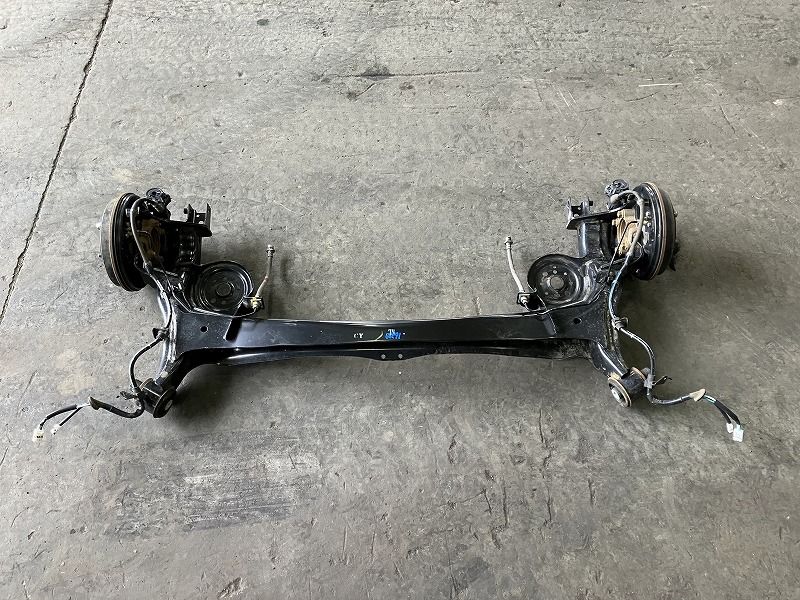 N-BOX JF4 リアアクスルビーム L 4WD 42100-TKS-J00 NH883P