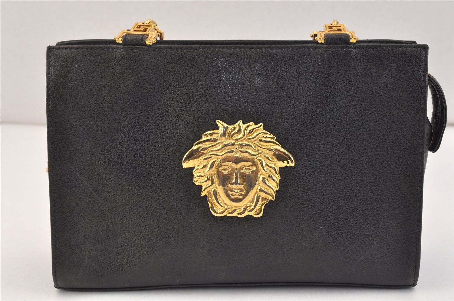 ス*H様 GIANNI VERSACE ブラックハンドバッグ レディース デザイナー ハンドバッグ | ヴェルサーチェ 日本