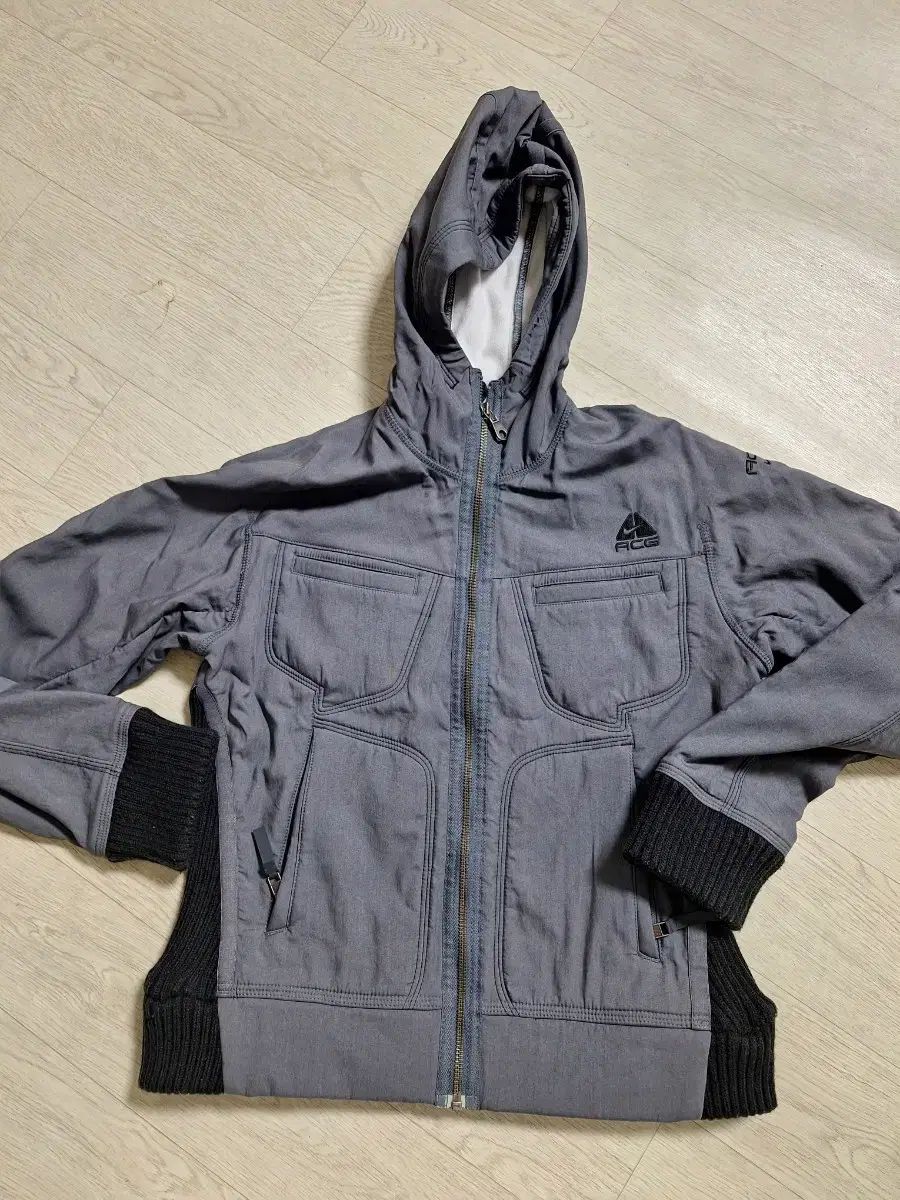 ナイキ ACG 女性用ジャケット M