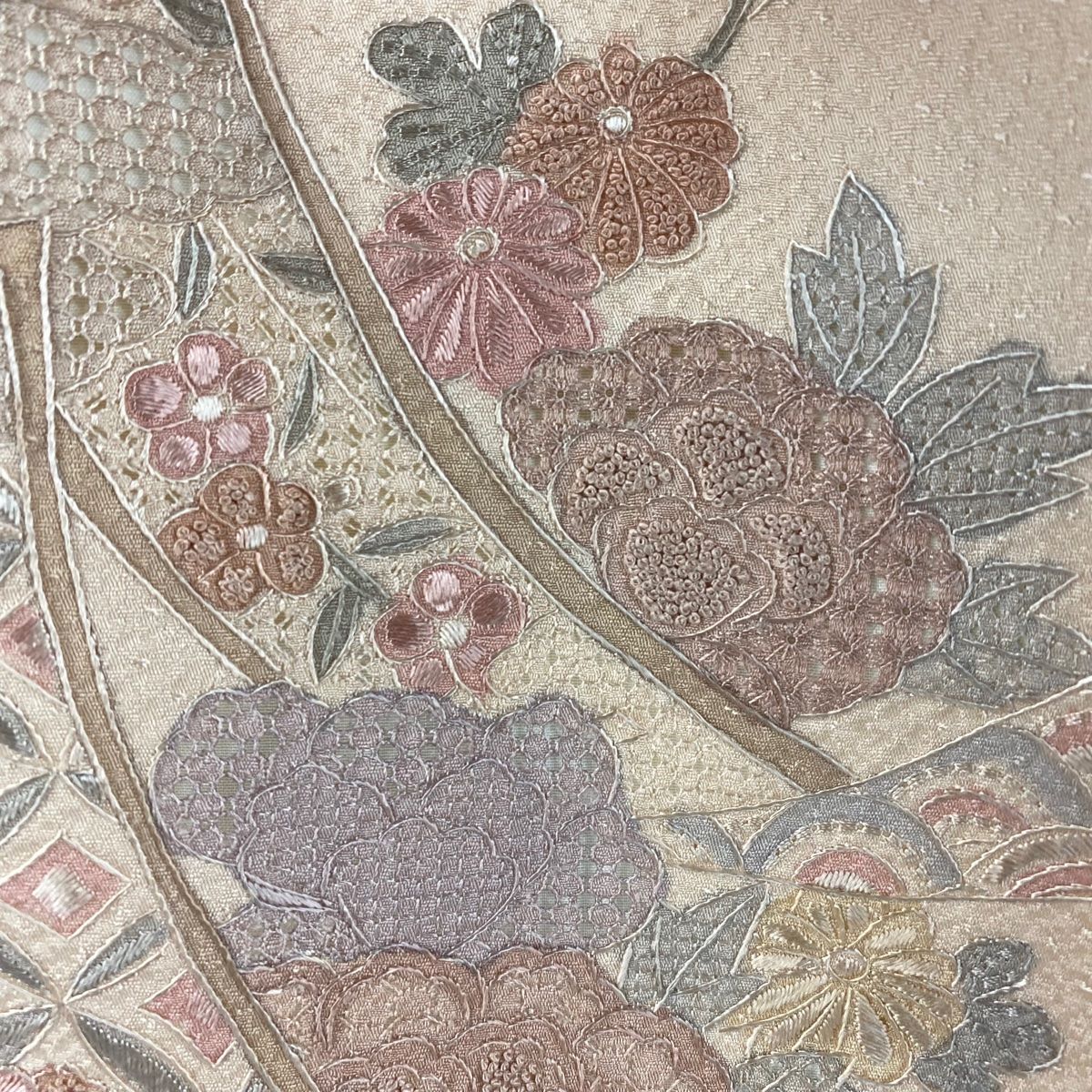 9161］訪問着 美品 菊梅枝垂れ ぼかし染 金彩 正絹 着物 袷