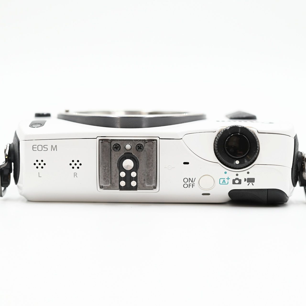 Canon EOS KISS Mダブルズームキットミラーレス一眼ホワイト 未開封 Canon EOS KISS Mダブルズームキットミラーレス一眼ホワイト 未開封