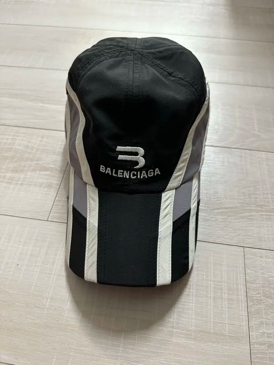 BALENCIAGA バレンシアガ トラック スポーティー ナイロン ボールキャップ L 黒刺身