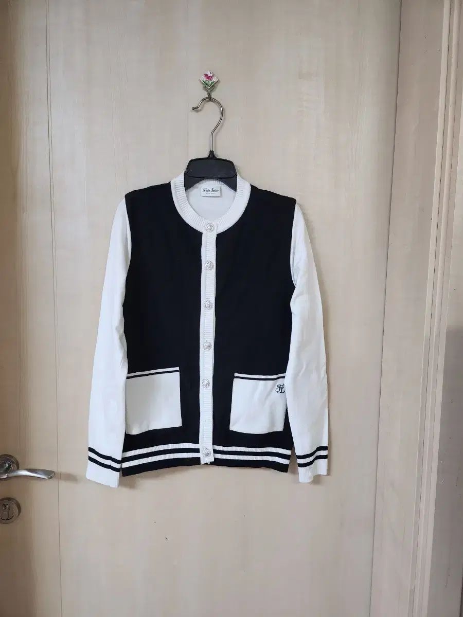 フェアライアー 黒 バイ カーディガン