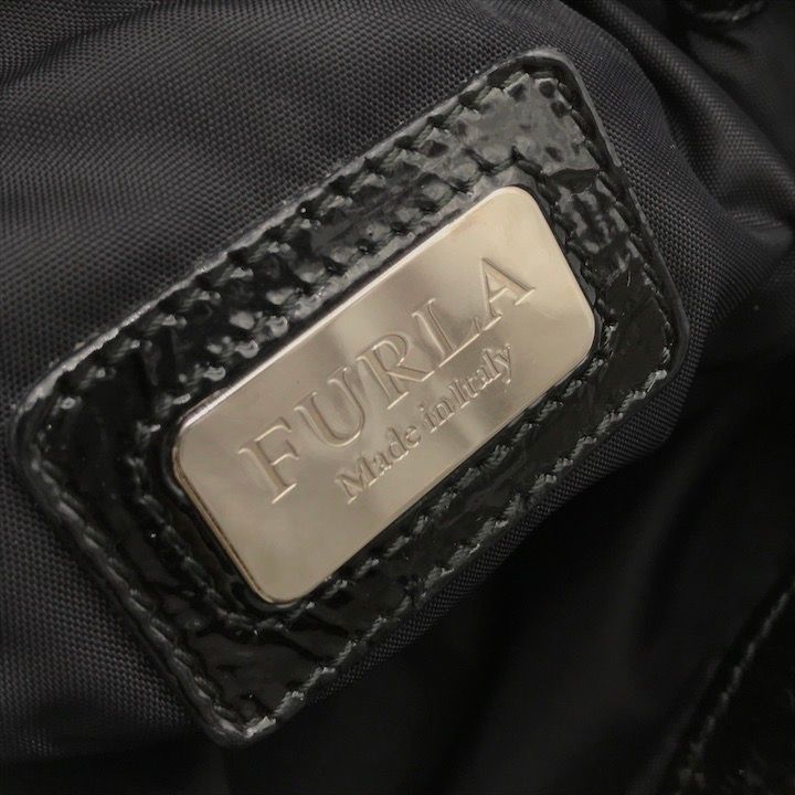 良品 FURLA フルラ ハンド ショルダー バッグ ブラック ナイロン エナメル フリンジ レディース 斜め掛け k3314