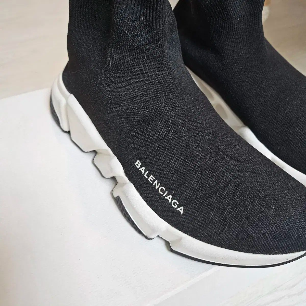 BALENCIAGA
