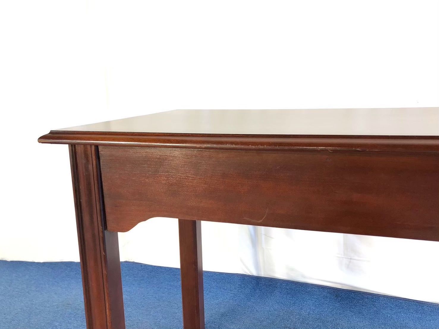 サイドテーブル