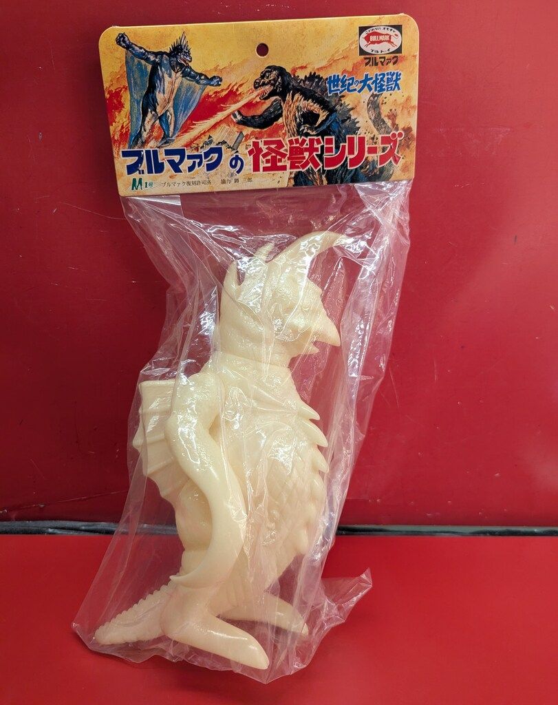 M1号 世紀の大怪獣 ガイガン 蓄光Ver.