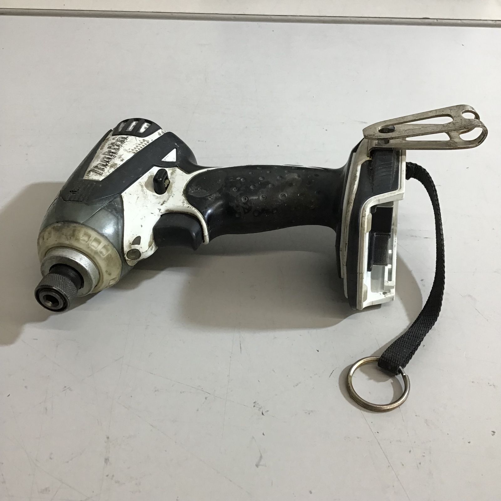 ☆マキタ(makita) コードレスインパクトドライバー TD133DRFXW【戸田店 