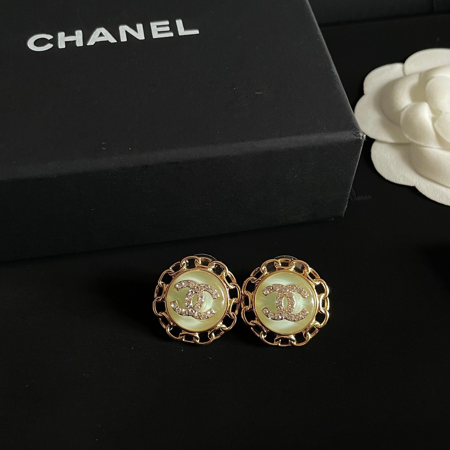今日特価】CHANEL ヴィンテージ ダブル C ピアス 送料無料 限定