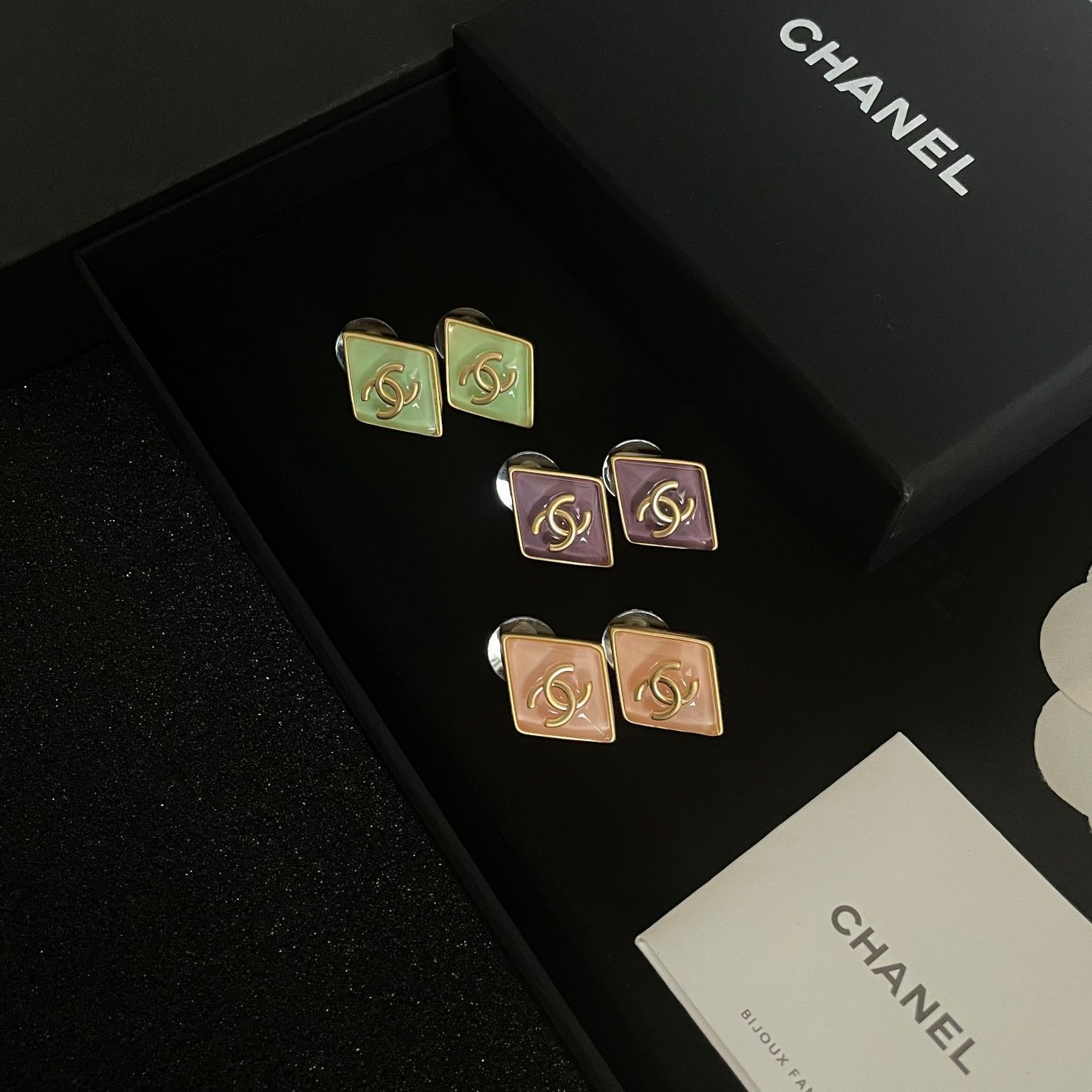 今日特価】Chanel ヴィンテージ ダブル C ピアス 送料無料！在庫