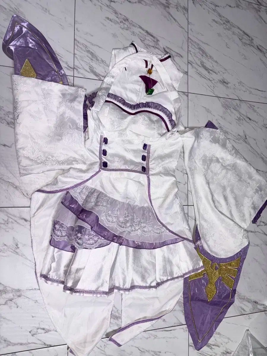L