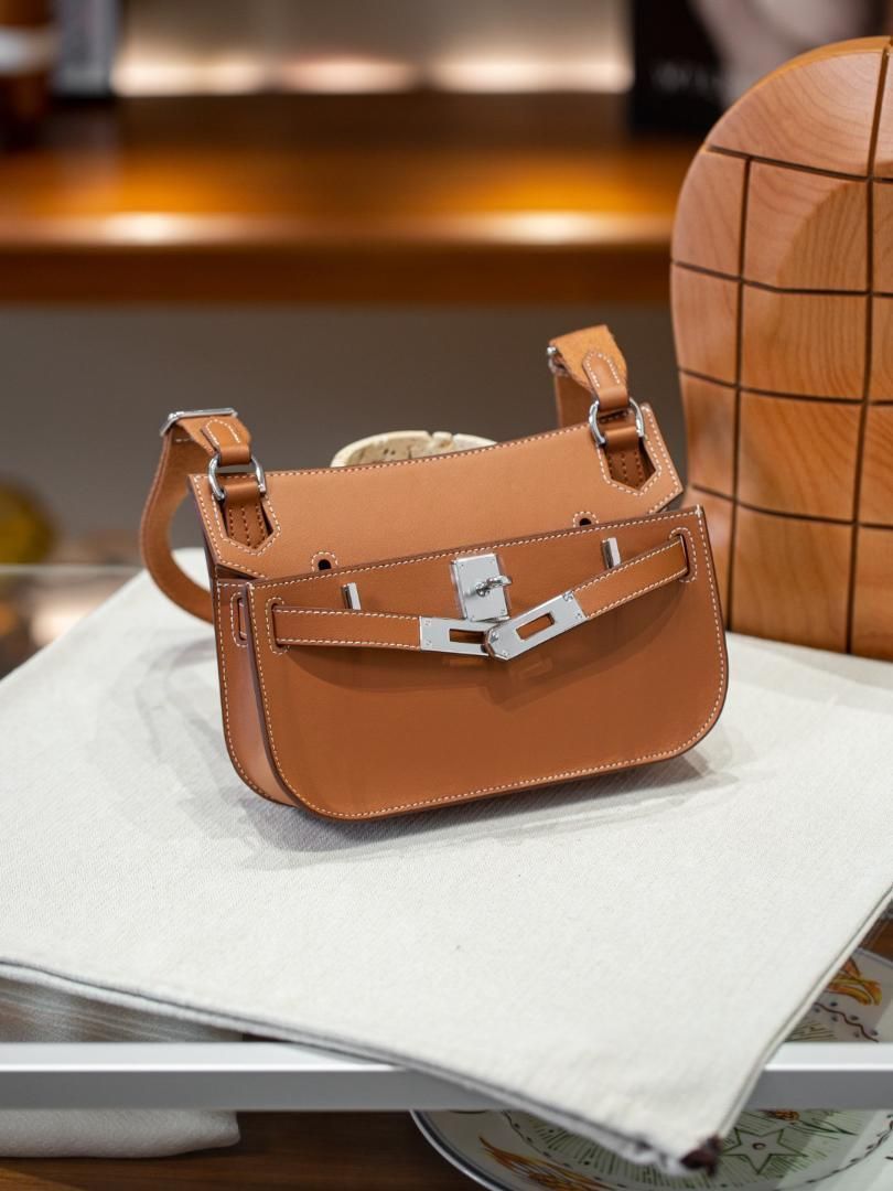 ショルダーバッグ