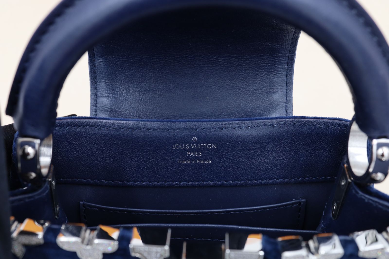 市場に一つの希少品【極美品】カプシーヌ MINI ダイヤ M23246 市場に1つの希少品【A品】カプシーヌ MINI ダイヤ M23246