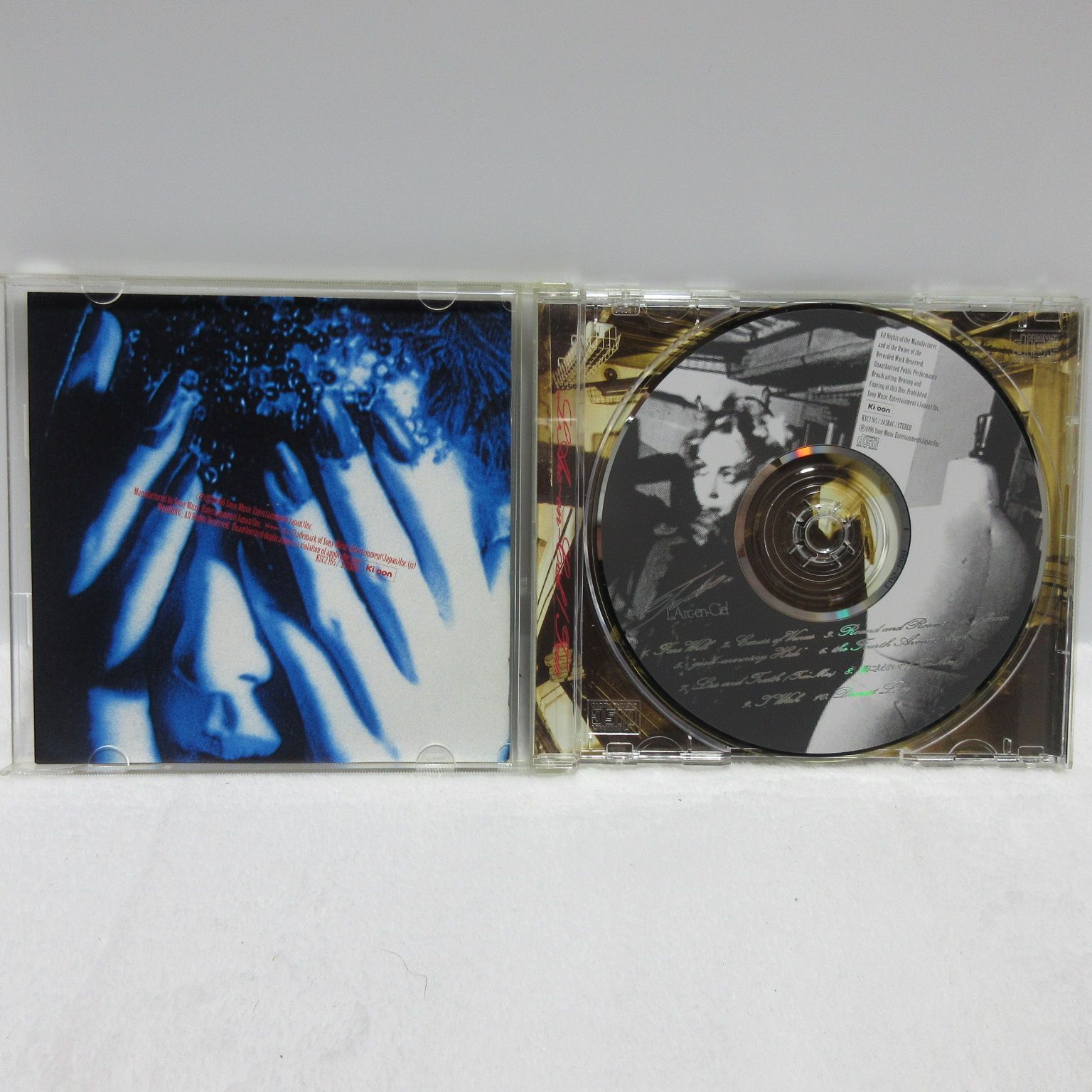 CD】L'Arc~en~Ciel／True - メルカリ