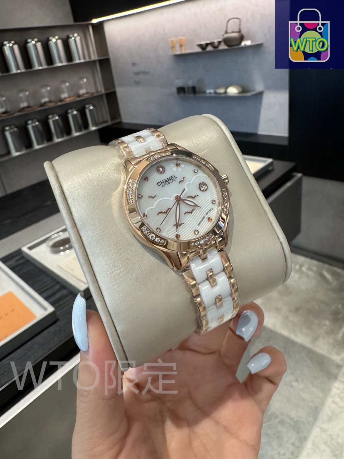 CHANEL ゴールド アナログ時計 時計好き感涙】シャネルのJ12が、美しいイエローゴールドを纏っ