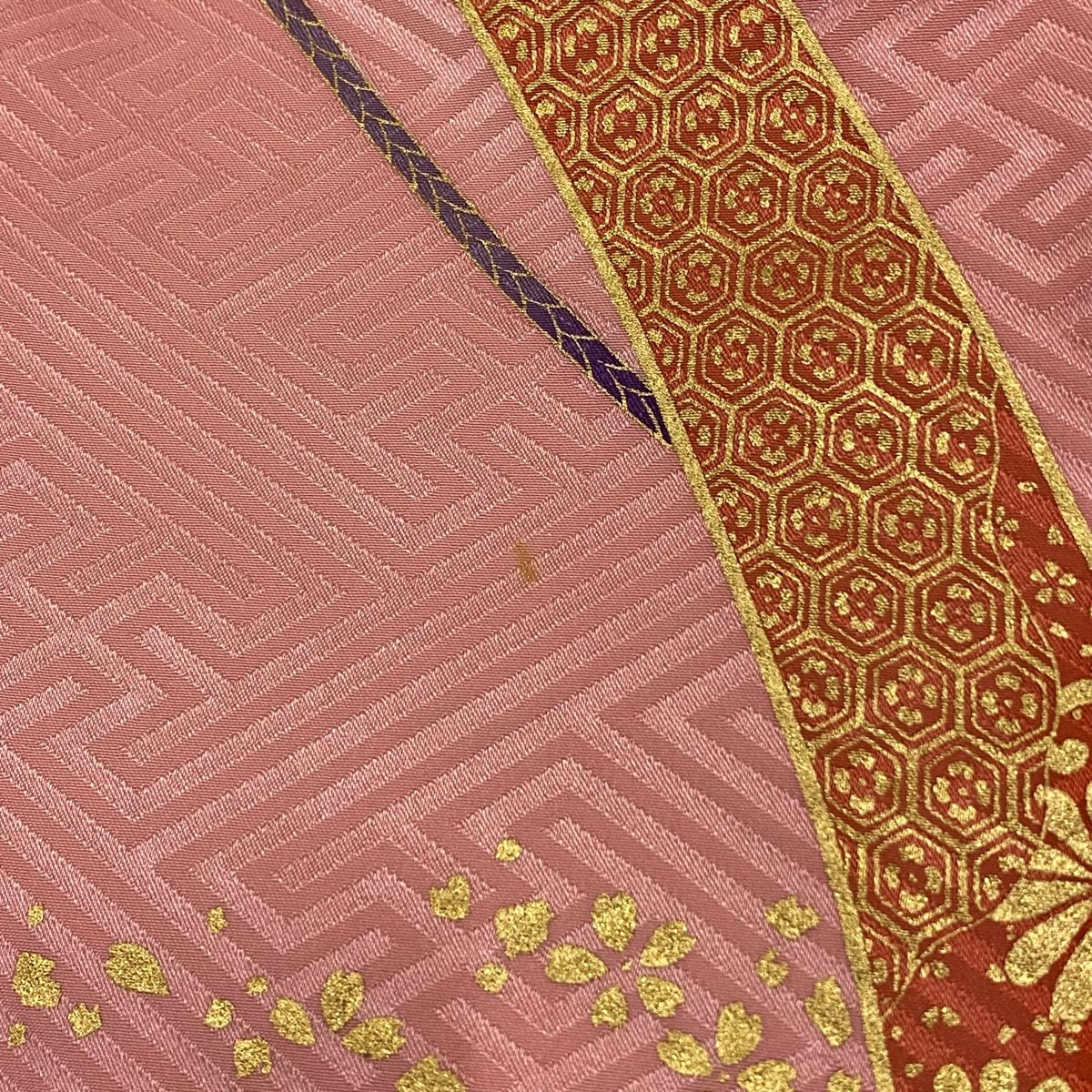 振袖 身丈163cm 裄丈68cm L 袷 落款あり 牡丹 草花 金彩 染め分け 抹茶色 正絹 秀品 三つ紋 中古 振袖 身丈163cm 裄丈68cm L 袷 落款あり 草花 雲文 染め分け 赤 正絹