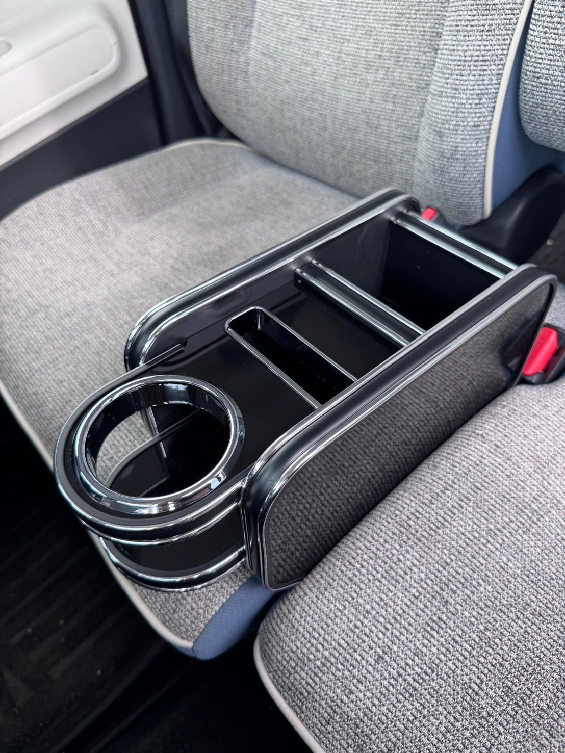 LA850S|LA860S ムーブキャンバス 22|06～ フロントセンターカップホルダー A型 ブラック BKｘシルバー 携帯大
