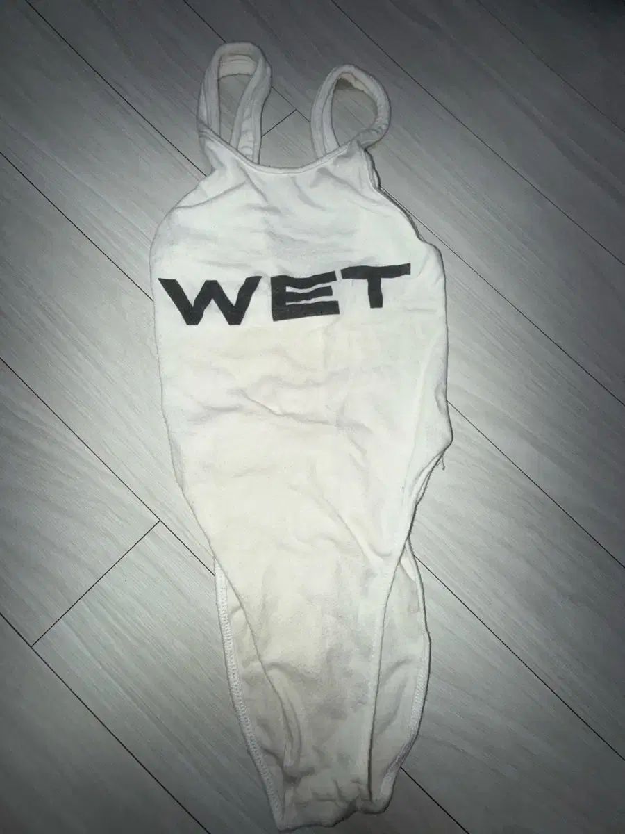 Yeezy Wet ノースリーブ ボディスーツ