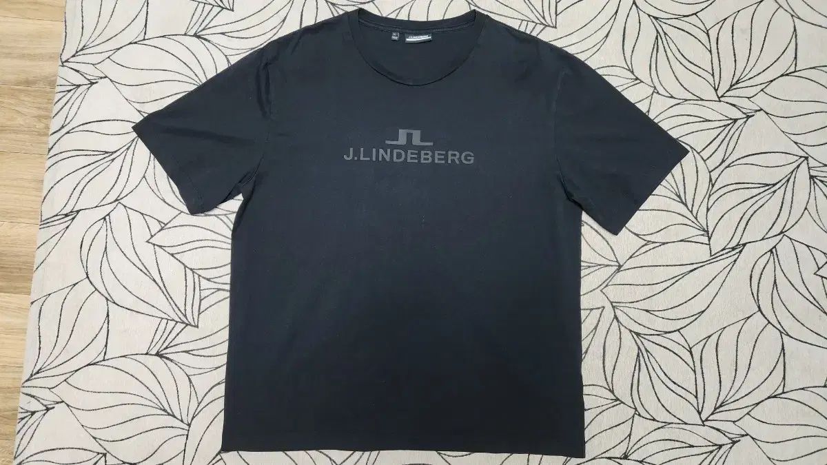 ♡J.Lindeberg 美品♡ リンドマーク入り総柄シャツ J.LINDEBERG（ジェイリンドバーグ）グラフィックロゴプリント