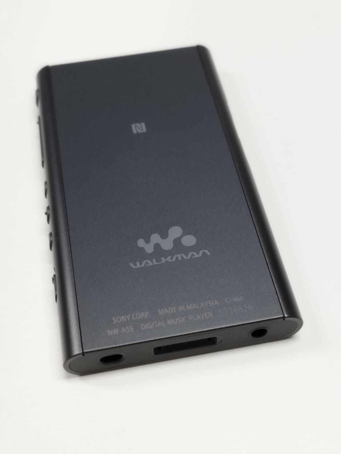 グレイッシュブラック