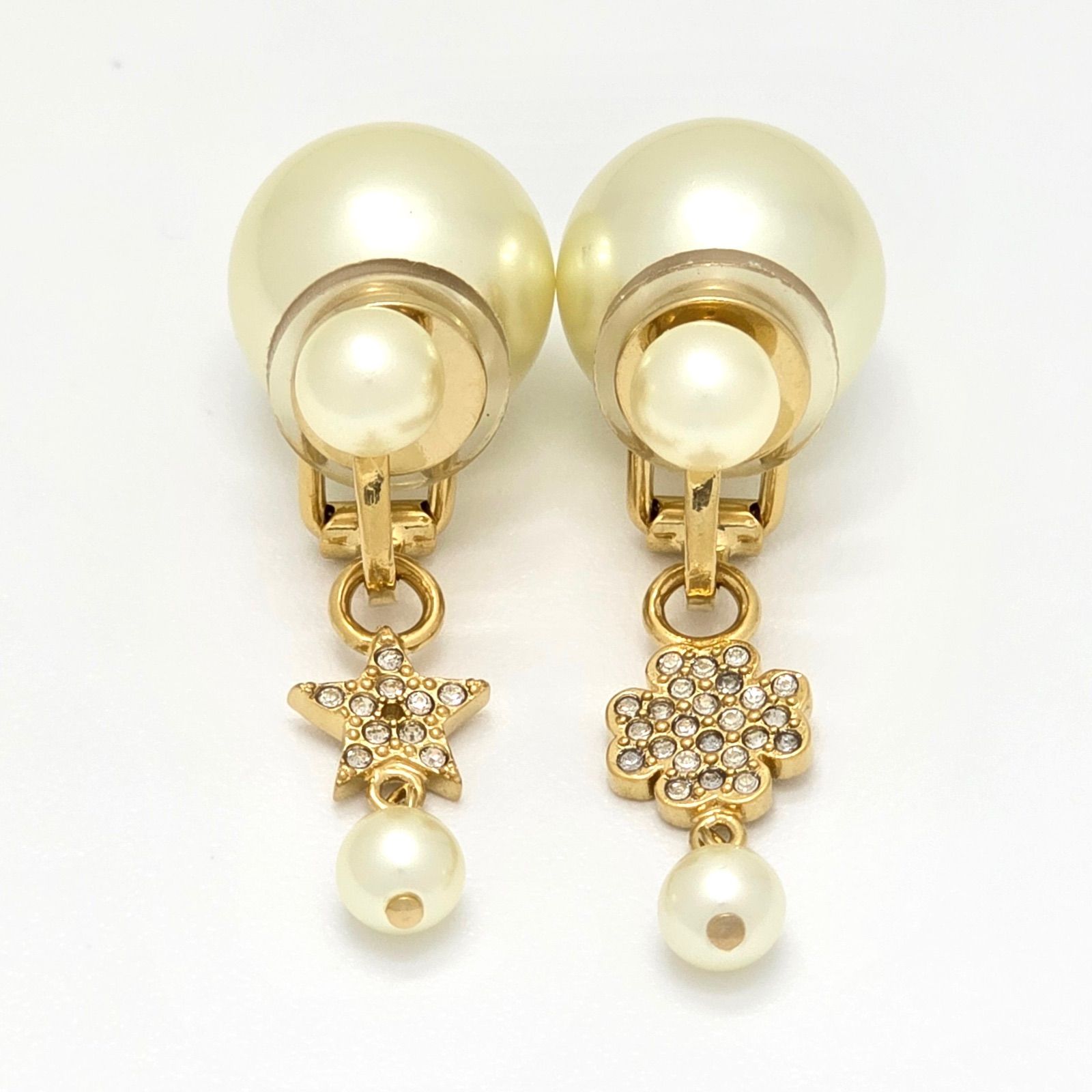 DIOR ディオール Dior Tribales クリップイヤリング 両耳 スター クローバー チャーム ホワイト レジンパール ホワイト クリスタル ゴールドトーンメタル E3731WOMCY