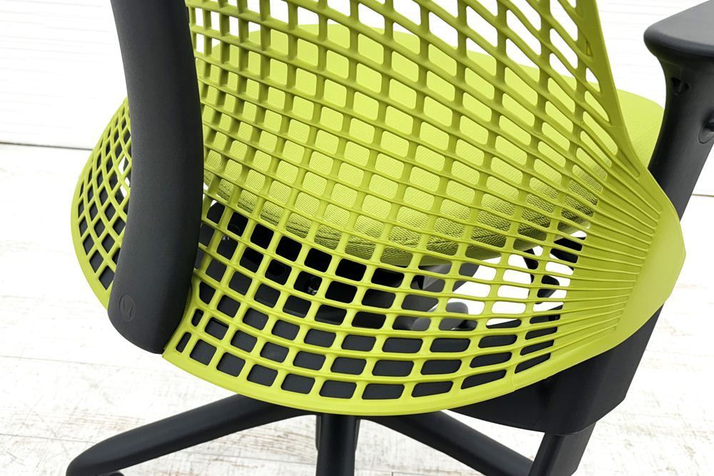 未開封♥品 ハーマンミラー セイルチェア ミドルバック Herman Miller SAYL Chair オフィス家具 可動肘 グリーン A000003434 WWW_KANDAIZUMI_COM