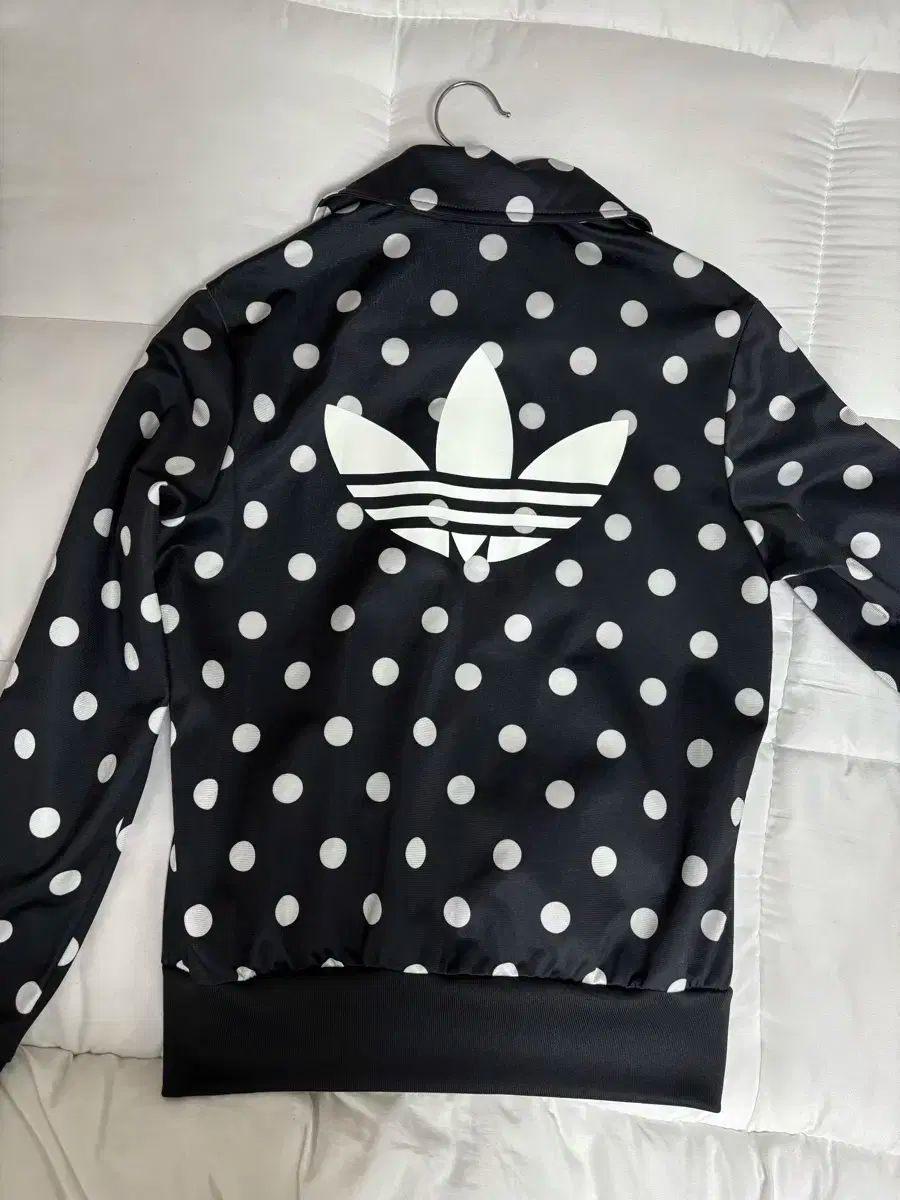 adidas アディダス
