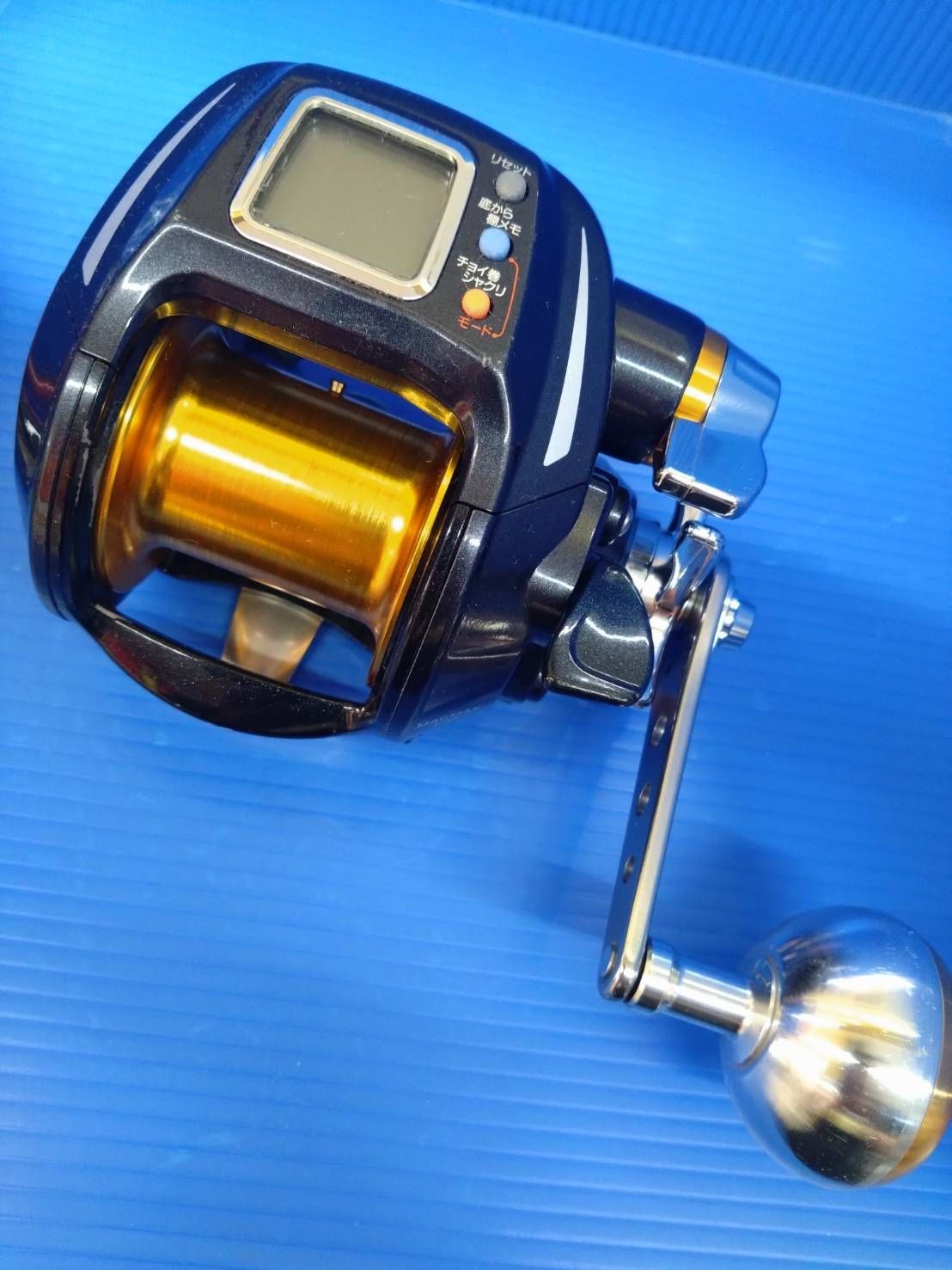 ダイワ マグマックス 500 電動リール 巻上距離37.3㎞ 使用時間130ｈ 03