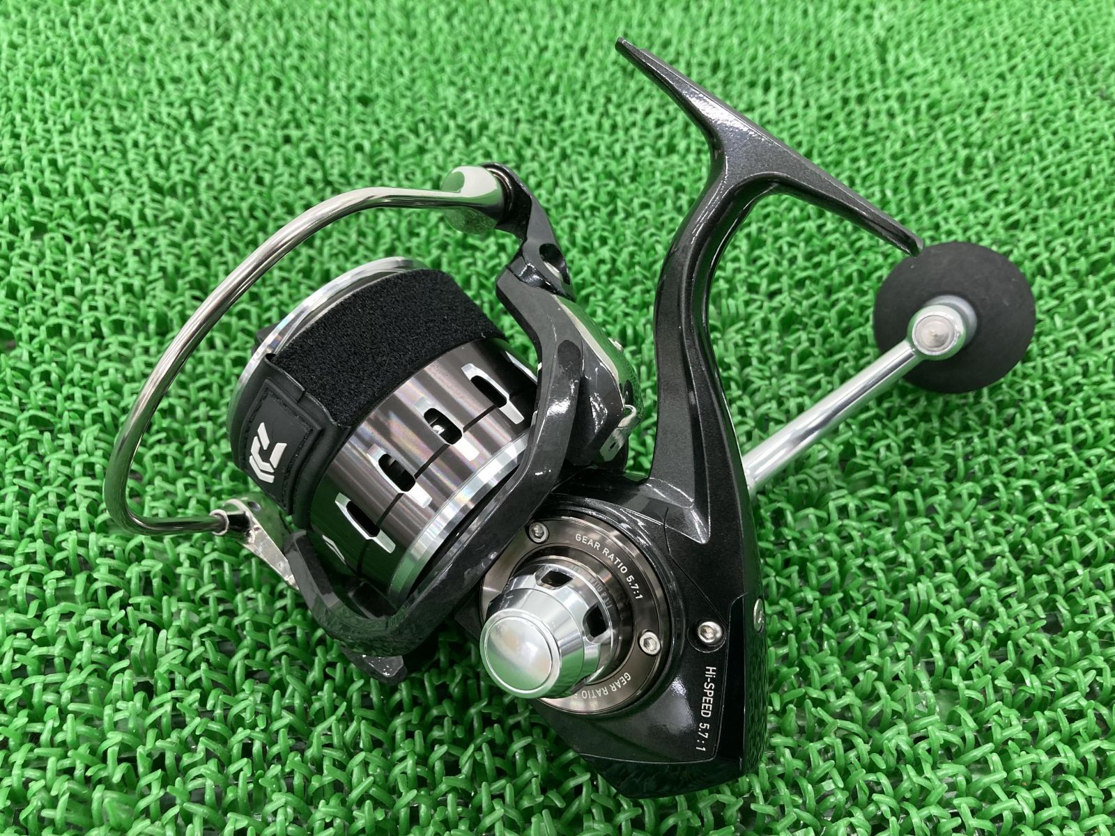 16キャタリナ4500H リール 059585 DAIWA 純正 中古 バイク 部品 ダイワ Catalina スピニングリール ケース付き 美品  車検 Genuine - メルカリ