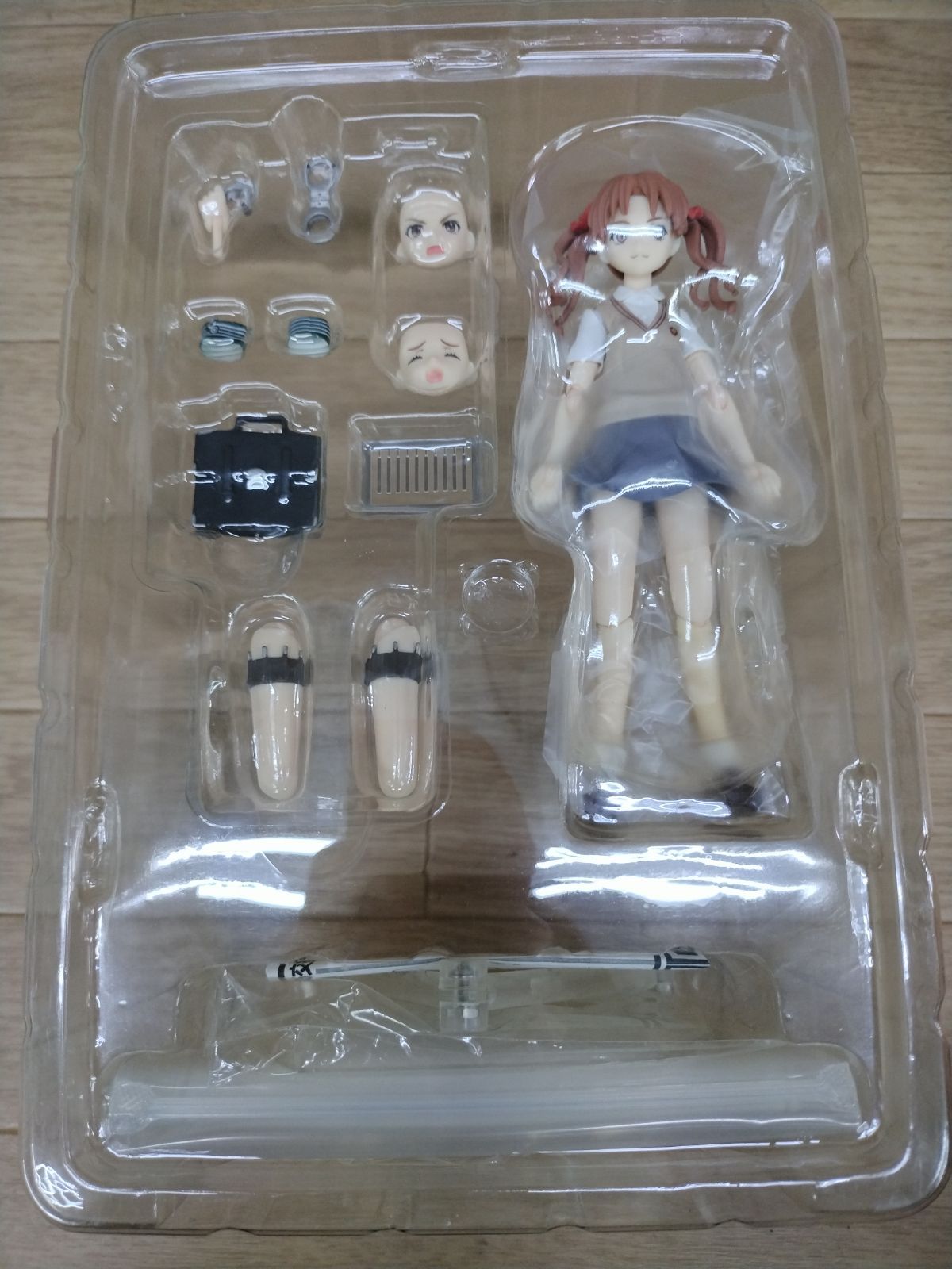 【figma 初回限定盤+2万体限定】御坂美琴、白井黒子、妹達の可動フィギュア figma 初回限定盤+2万体限定】御坂美琴、白井黒子、妹達の可動