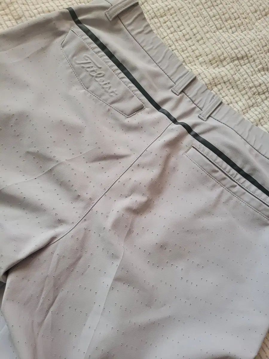 本物のアパレル パンツ