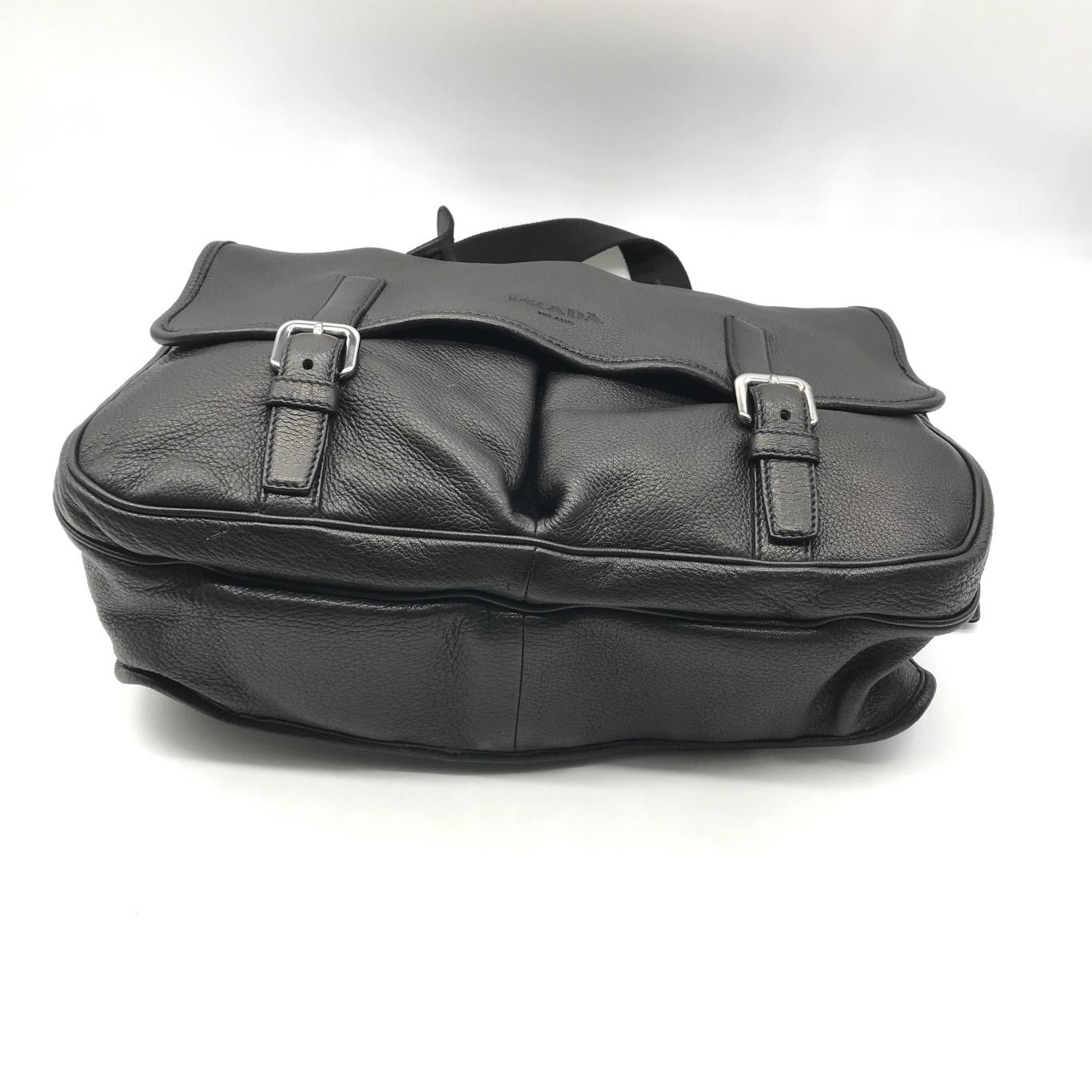 美品 PRADA プラダ 鹿革 ディアスキン メッセンジャー ショルダー バッグ ブラック a2543 PRADA プラダ 鹿革 ディアスキン メッセンジャー ショルダー バッグ