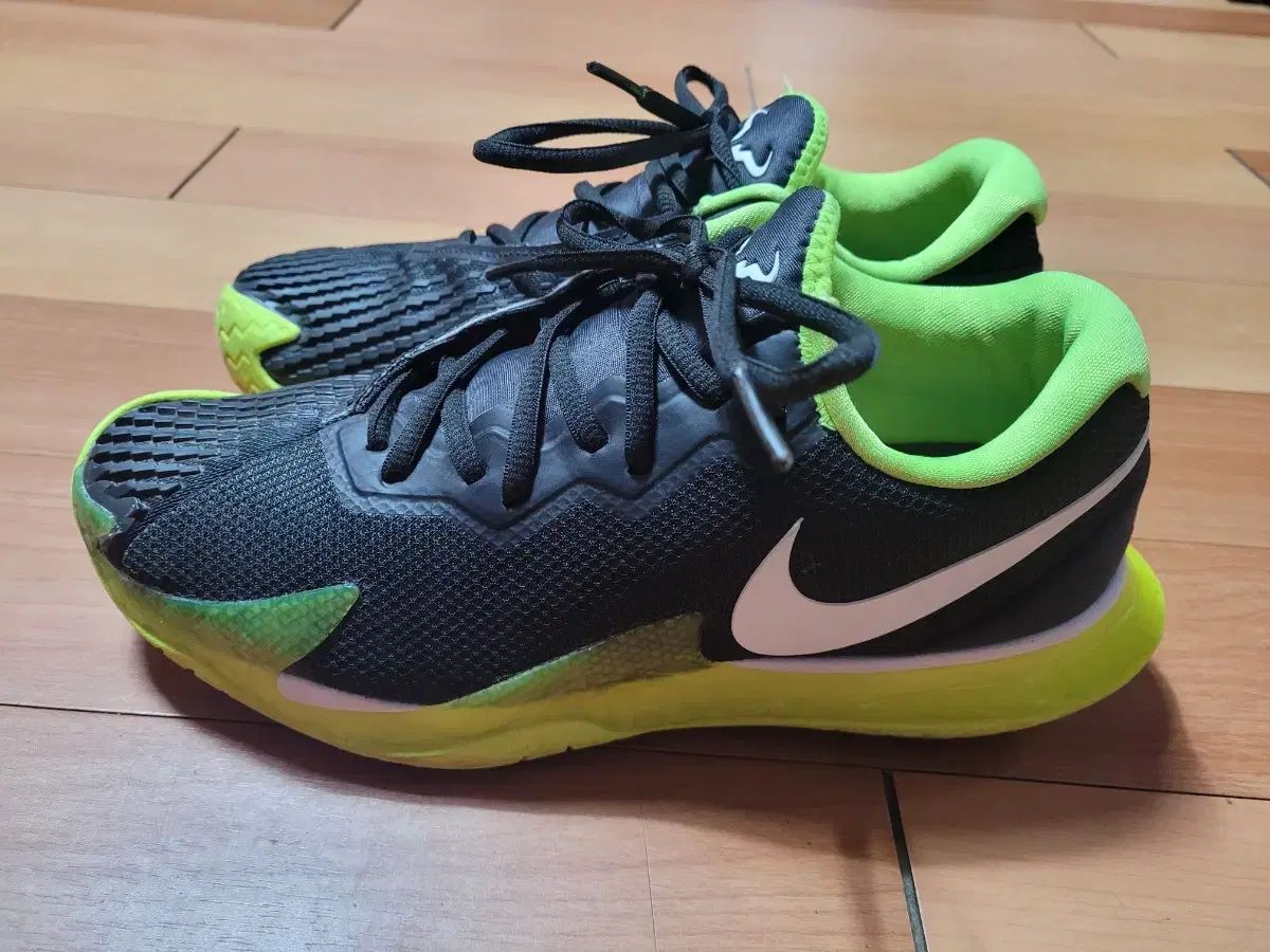 ナイキ コート ズーム ヴェイパー ケージ 4 ラファ 26.5 NIKE(ナイキ) ズーム ヴェイパー ケージ 4 ラファ テニス