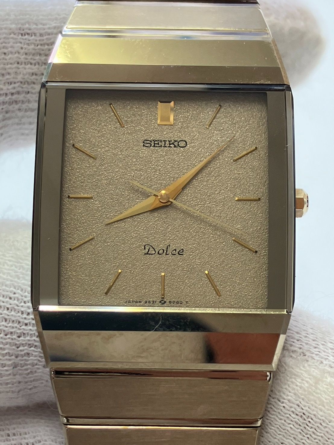 SEIKO DOLCE 9531-5060 レトロ　ゴールド　スクエア　腕時計 1987 Seiko Dolce 9531-5060 – TokeiMedic