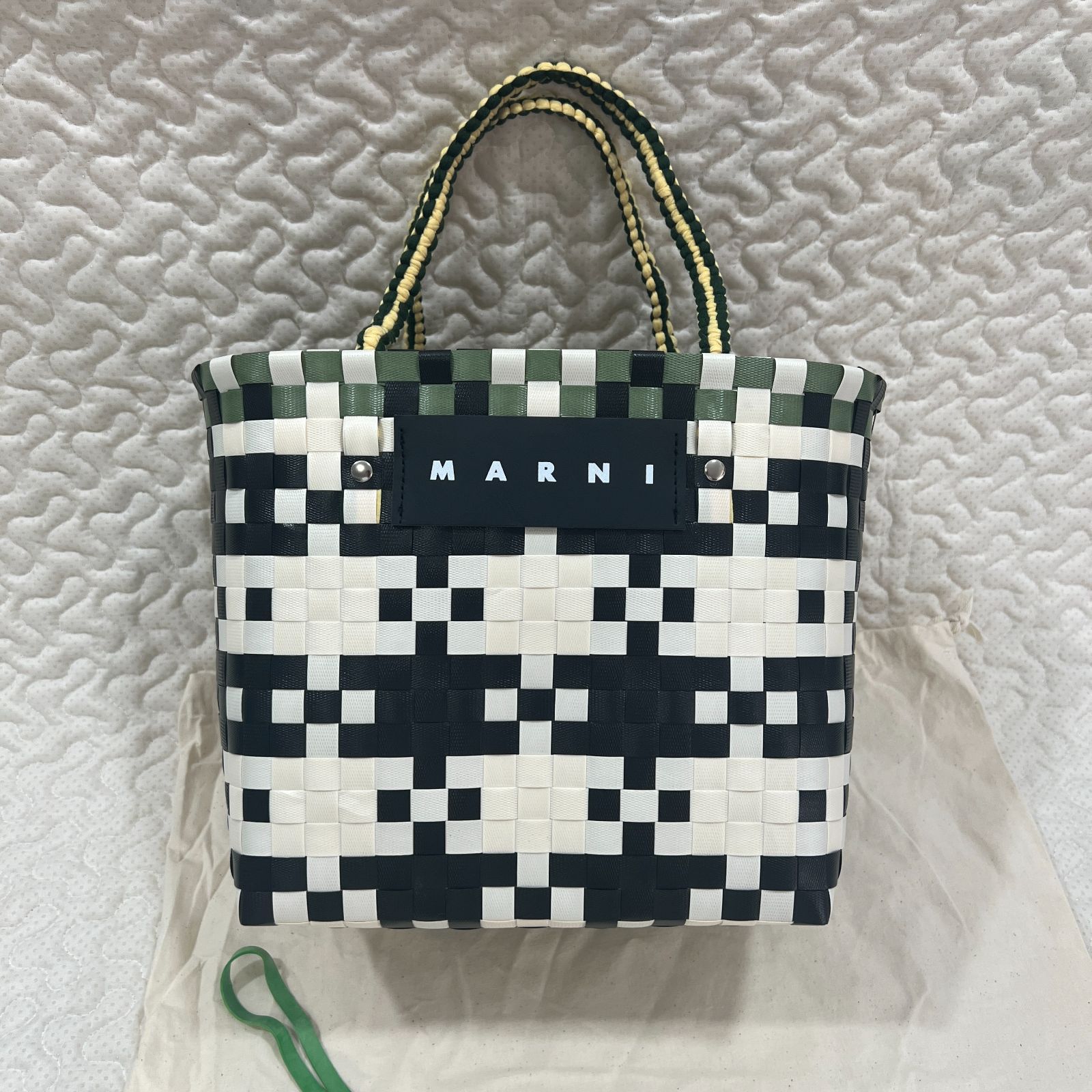 新品未使用 Marni Market スクランブルバッグ トートバッグ 人気 カゴ 